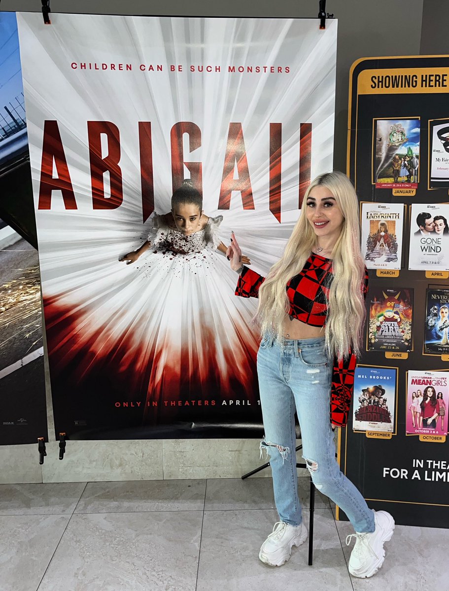 finally about to see #abagail 🧛🏻‍♀️
