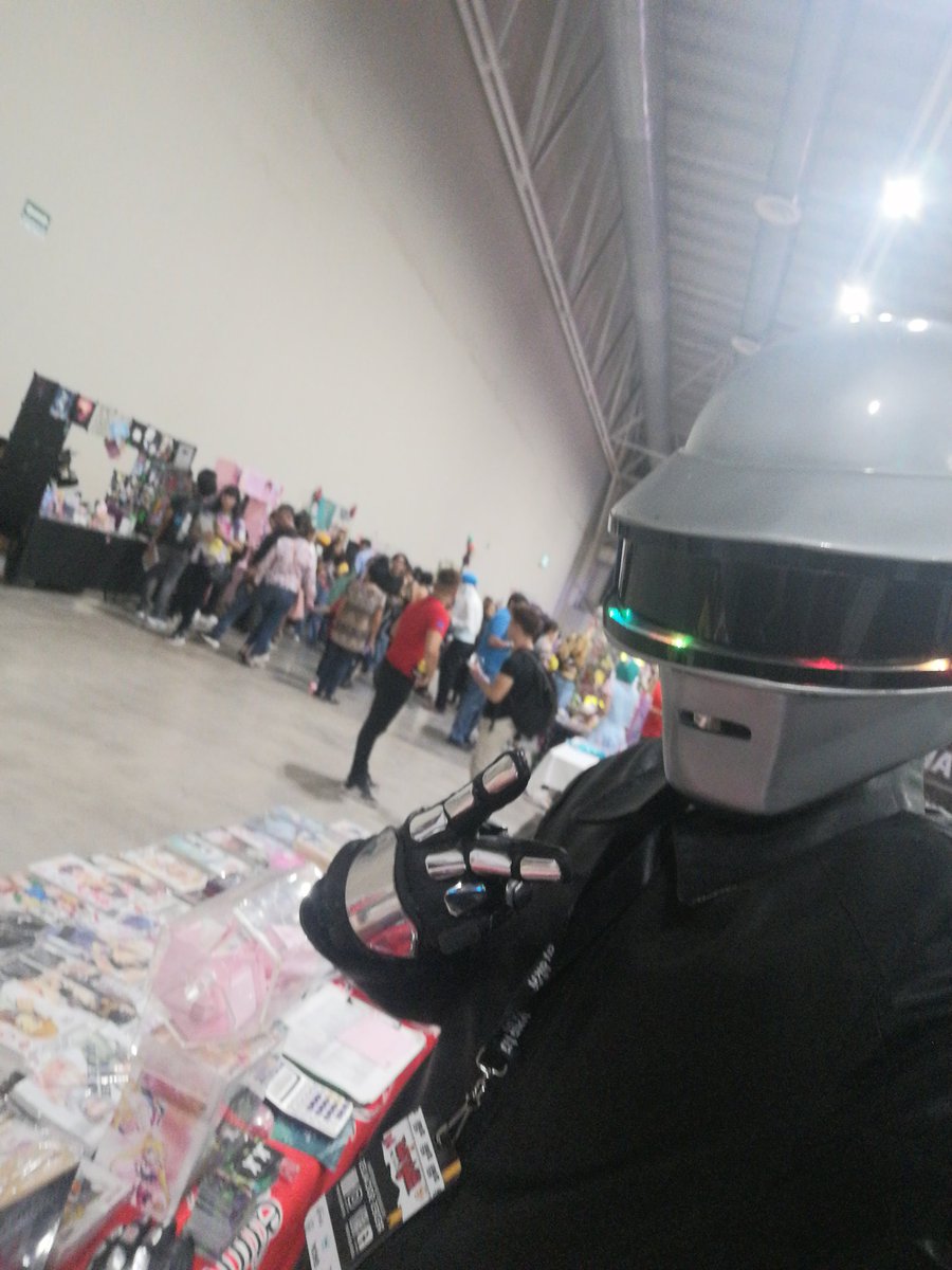 Samu_210's tweet photo. ANIME CON ANIME CON POG so busy all Weekend
Want mangA? Well dont ask me everthing Is going to be sold out soon!
Imma try my Best to post More pictures
If thats not the case
See u on tuesdays stars~
Have a Lovely Weekend!^^
#cosplay #animecon #DaftPunk #poggies
Manilovemanga https://t.co/a4OlN7zhSu