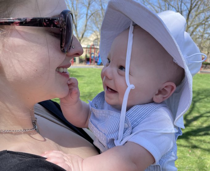 Jack enjoying his first picnic, and with the most stylish hat in the park. https://t.co/6B9TJS9eO1<a href="/tag/c2e2"class="tags"><span>#c2e2</span></a>