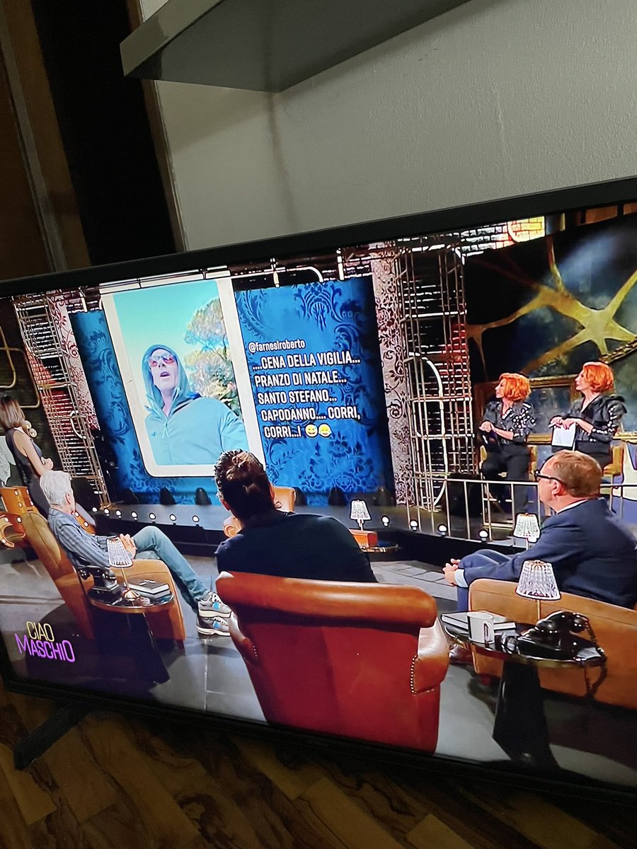 franco_sala's tweet photo. E anche stasera bravissima professionale, stupenda e favolosa,  la cara amica @N_DeGirolamo sempre professionale intervista o torchia i bravissimi attori #RobertoFarnesi ,#TommasoNudo e l’amico direttore @Tommasocerno . 
Buona serata a tutti. https://t.co/kQ4RARrq6c