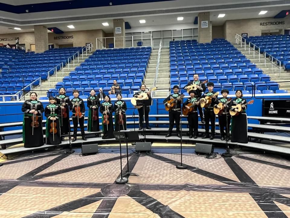 What a great Saturday morning at the NISD Arts Festival! Thank you @NISD_FineArts for having @NISDRoss mariachi “Mariachi Sol.” PURO MARIACHI SOL, y que VIVA FIESTA!