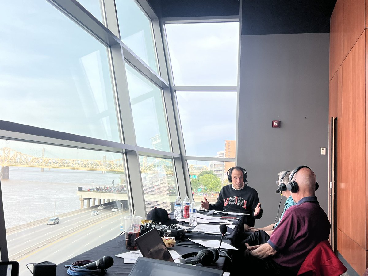 Thanks for joining us at the Ali Center @LouisvilleMayor! The mayor’s visiting us for Thunder Day for a great interview with @840WHAS