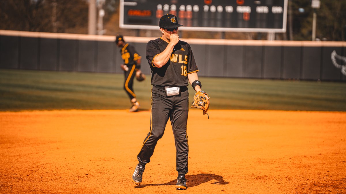 THERE GOES THAT MAN @IsaacBouton A double from No. 18 scores Chris Cole T4 | 🦉 4 | 👑 5 📊 ow.ly/pWqr50Rkcvw #BeDifferent | #TheSaw 🦉⚾️