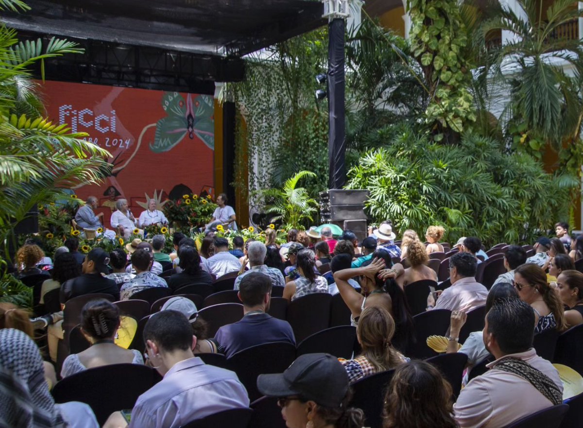 CFCECartagena's tweet image. 🎬 #FICCI63 | Hoy en el @CFCECartagena tuvimos la #MasterClass del director colombiano Sergio Cabrera, quien ha dirigido películas como “La estrategia del caracol”, “Golpe de estadio”, “Ilona llega con la lluvia”, entre otras.

#FICCI63 #CooperaciónEspañola

🧵👇