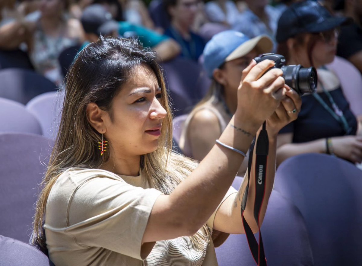 CFCECartagena's tweet image. 🎬 #FICCI63 | Hoy en el @CFCECartagena tuvimos la #MasterClass del director colombiano Sergio Cabrera, quien ha dirigido películas como “La estrategia del caracol”, “Golpe de estadio”, “Ilona llega con la lluvia”, entre otras.

#FICCI63 #CooperaciónEspañola

🧵👇