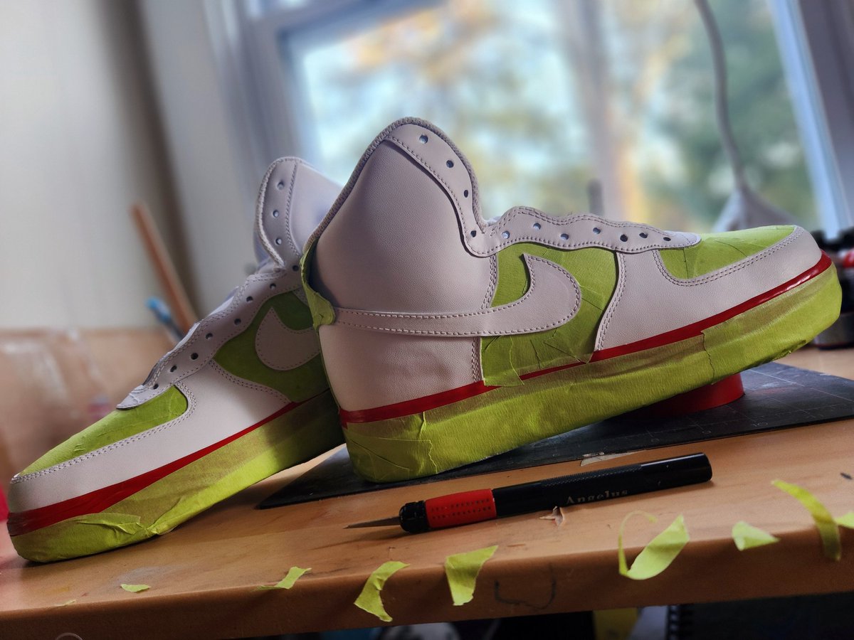 Day 1 #progress 💯💪🏽❤️

#jbkustomkickz #workinprogress #art #artist #sneakerart #sneakerhead #customs #customshoes #customsneakers