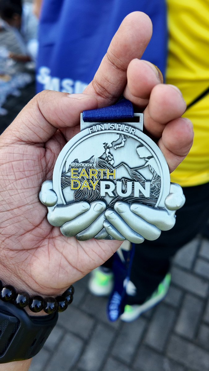 pranski's tweet photo. Galaxy Watch Earth Day Run 2024
ποΈ April 21, 2024
πSM MOA Complex, Pasay City
Manifesting manalo sa online raffle.
#GalaxyWatchEarthDayRun #RunWithPurpose #Samsung #Runrio
#GoutYoureOut2024 #NormalBP2024 https://t.co/oRDtoNo1cJ