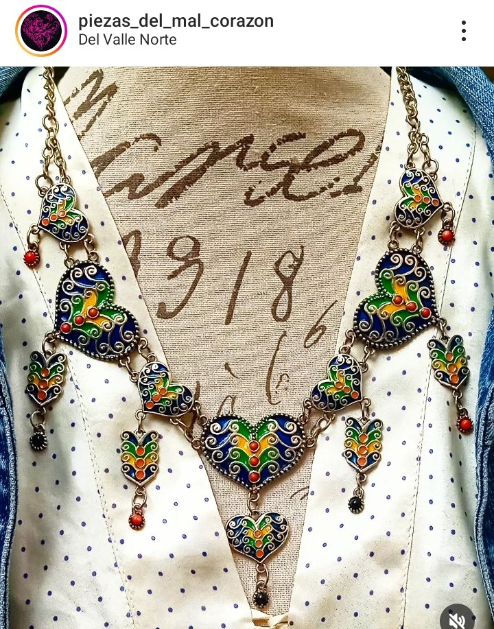 #collar #necklace #pintadoamano🖌️ #handmadewithlove💜 #handpainted #artesanomexicano #hechoamanoconamor💜 #madeinMéxico🇲🇽 #hechoenMéxico🇲🇽 #piezasdelmalcorazón💜☯️🧿