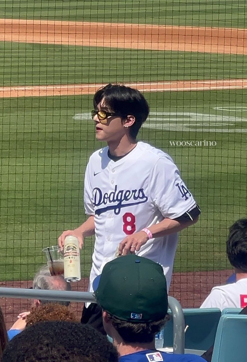#WOOYOUNG at the Dodgers game ⚾️