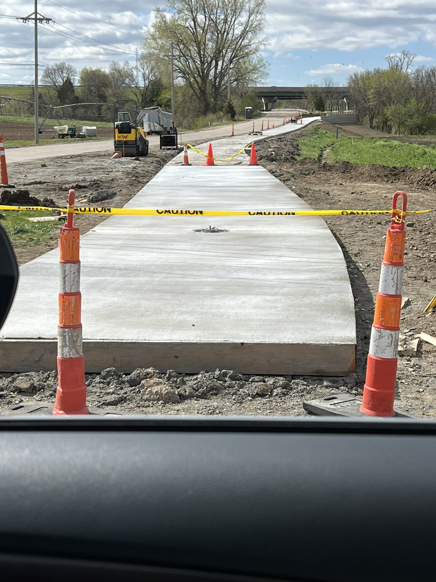 lautterback33's tweet image. Thank you @MayorStothert and @lake_cunningham for working together to finish the pathway from our neighborhood(s) to the lake. This pathway will make it safe for bikers and walkers to access the lake! 🚴‍♀️🚶🏼‍♀️👟👟