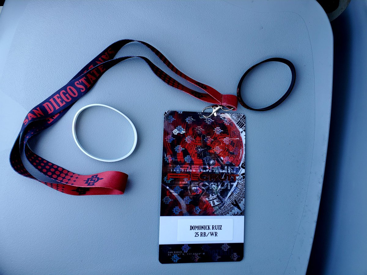 Domonick_Ruiz's tweet image. Had an amazing visit today at San Diego State Football @AztecFB‼️Enjoyed meeting the running backs coach @DarianLH3 and watching their spring game, can&apos;t wait to be back‼️#Aztecstrong #classof2025 @CoachBarro @CdS_Football @gridironarizona @SOAZFootball @JUSTCHILLY