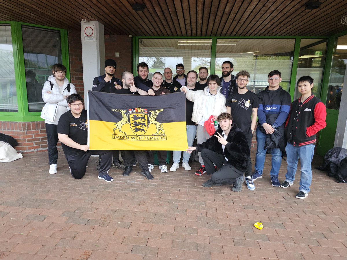 Shoutout an die Bawü Community! 6 von uns sind sogar diese Mal als Team Clutch unterwegs. Danke an das @Clutch23DE das uns als Sponsor (und mit den besten Trikots ever) auf so ein geiles Event schickt!
#NRWCup #TeamClutch