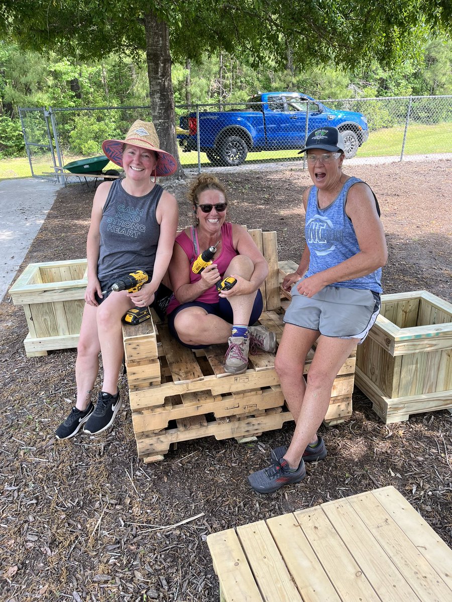 Loved having Work on Wilmington &amp; Samet Corporation helping <a href="/ncseatech/">SEA-TECH</a> today! The grounds are beautiful and our meditation garden is underway. ☀️😎❤️<a href="/NewHanoverCoSch/">New Hanover County Schools</a>