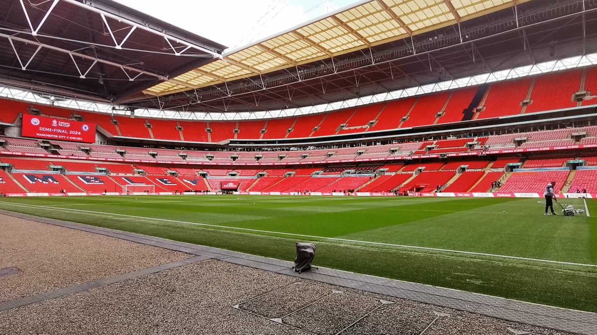 Truth be told, little (or no...) 'Magic of the Cup' ™ on show today at Wem-ber-lee as two billionaire clubs went head to head in a bit of a bore, bar a hopeless No. 15 in sort of a No. 9 position & a penalty that wasn't (or was). Glimmer of something special tomorrow though...