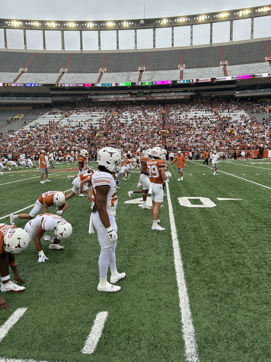 Thank you University of Texas Staff for showing my family and I great hospitality I had a great time today at the Orange vs White Spring game, I look forward to being back here soon!! #AllGasNoBrakes @coachchoice @DWilliams_UT @Jimmy_UTFB @CoachSark