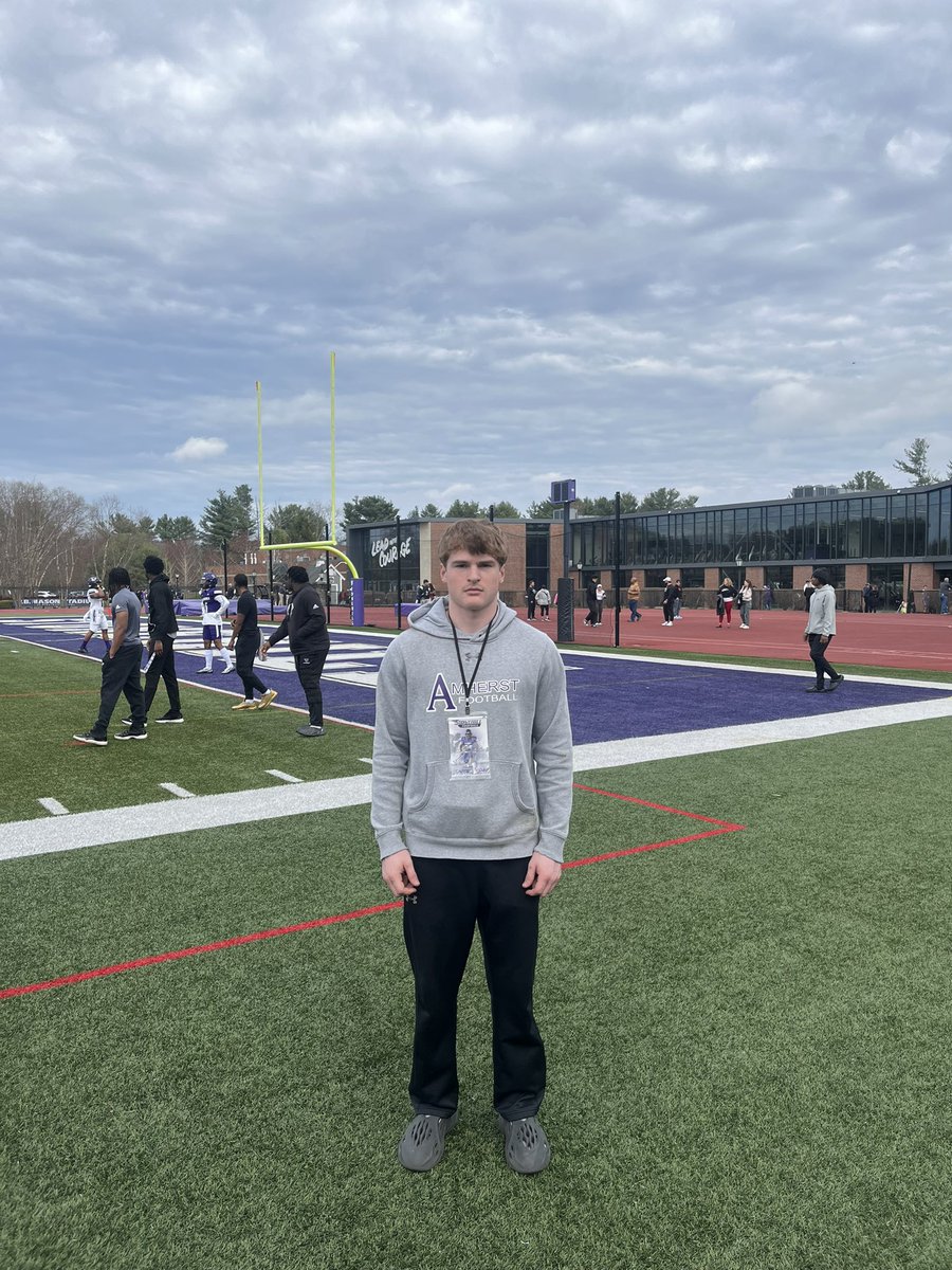 Had a great time @StonehillFB spring game today. Thanks for the invite @Coach_KJones @coachbeats @CoachMartinESA