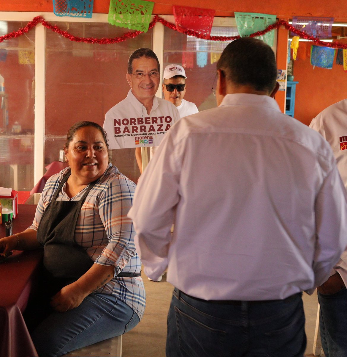 BarrazaAlmazan's tweet image. Con gran entusiasmo iniciamos esta campaña por la diputación local del distrito 10. Visitamos a los vecinos de San Pedro el Saucito, La Victoria y Estación Zamora en donde fuimos muy bien atendidos y escuchamos sus necesidades básicas. 

#NorbertoBarraza #UnDiputadoDeVerdad…