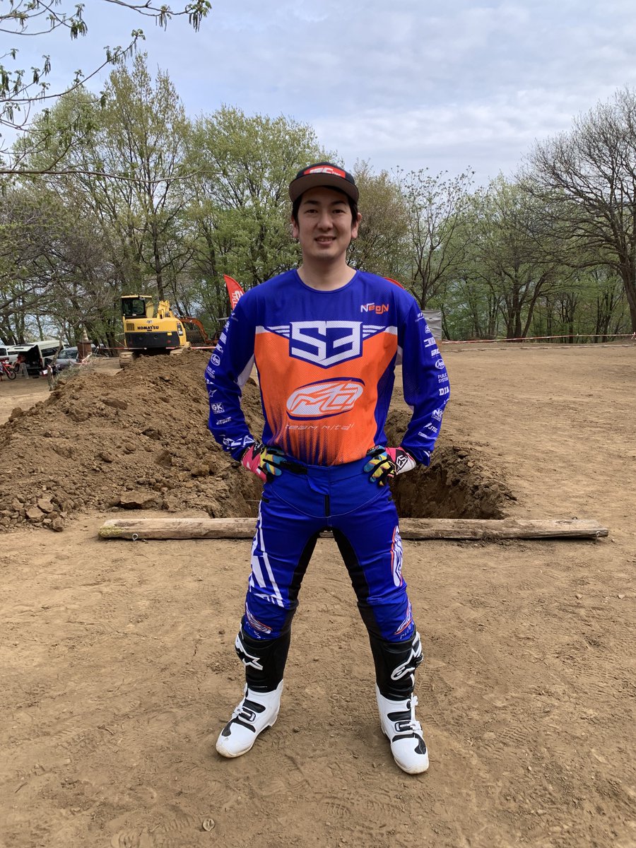 koooota212's tweet photo. 今回の全日本ハードから
おニューウェア✨
トライアルベースのウェアでめちゃくちゃ動き易くてハードエンデューロに最適や!
まもなくレースも始まるので応援よろしくお願いします🔥
#MITANI
#S3parts
ミタニさんいつもありがとうございます🔥 https://t.co/XWewTxnE1B