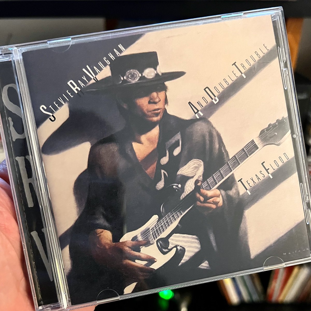 sergiosaleitao's tweet photo. Encerrei o dia com esta obra-prima: “Texas Flood” / Stevie Ray Vaughan And Double Trouble (1983). #LifeIsVeryShort #ListenToTheClassics https://t.co/KjRQbsJFKu