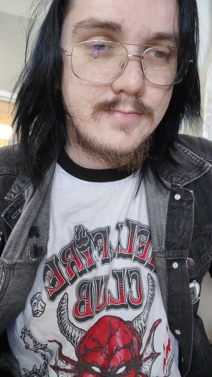 Decided to dress up kind of liking the old school '80s metal Head fashion and also repping stranger things with the hellfire club shirt that I got from Halloween horror nights 
#StrangerThings #hellfireclub #80s #metalhead #aesthetics
