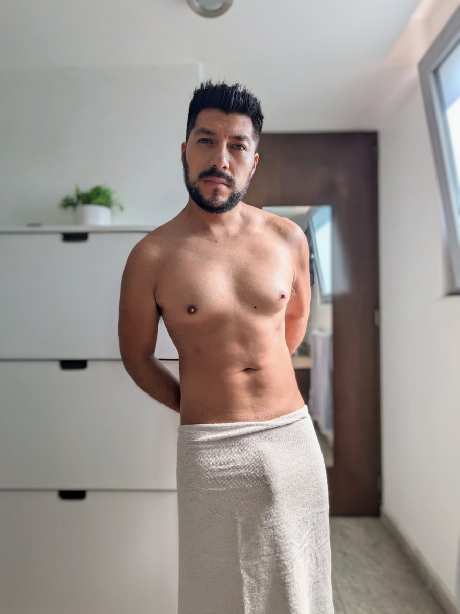 skyarrow_mx's tweet photo. ¿Que mejor forma de iniciar el día? 😈

#hombre #sexyguy #gay #bisexual #handsomegay #handsomeguy #guapo #guapos #beardedmen #hombresguapos #barba #beard #latinosexy #modelguy #bultosgay #bultos #bulgeboy #bulgemen #bulgelover #bultosdehombres #vello #bodyhair #fitguys #fitness https://t.co/O8ajhz5NhW