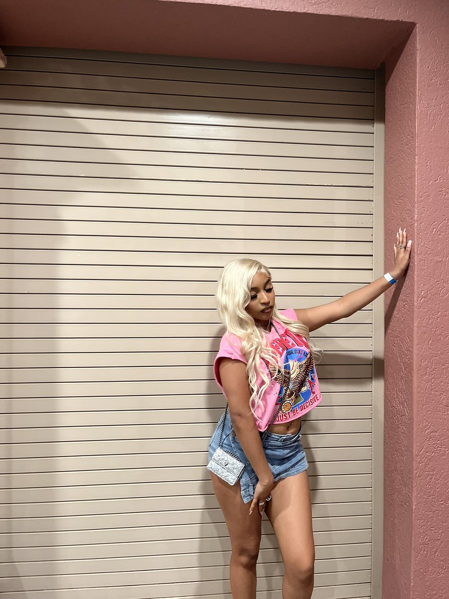 pettysyd_'s tweet photo. #gradbash2024 https://t.co/6QZit5L0dL
