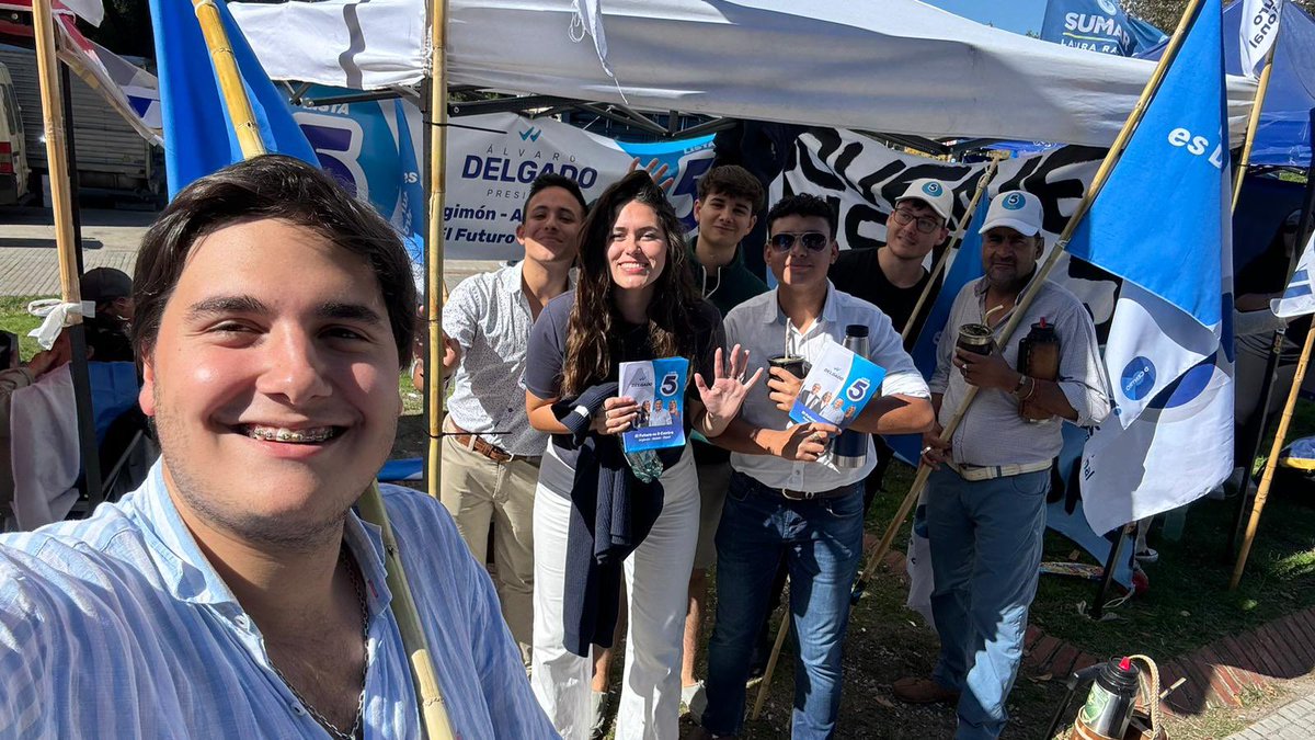 ¡Siempre cerca, siempre en movimiento y siempre militando! Sábado 20/4 ☑️. 📍Feria Villabiarritz, Av. Brasil y la rambla. La 5️⃣ no descansa! #UruguayParaAdelante. #NiUnPasoAtras.