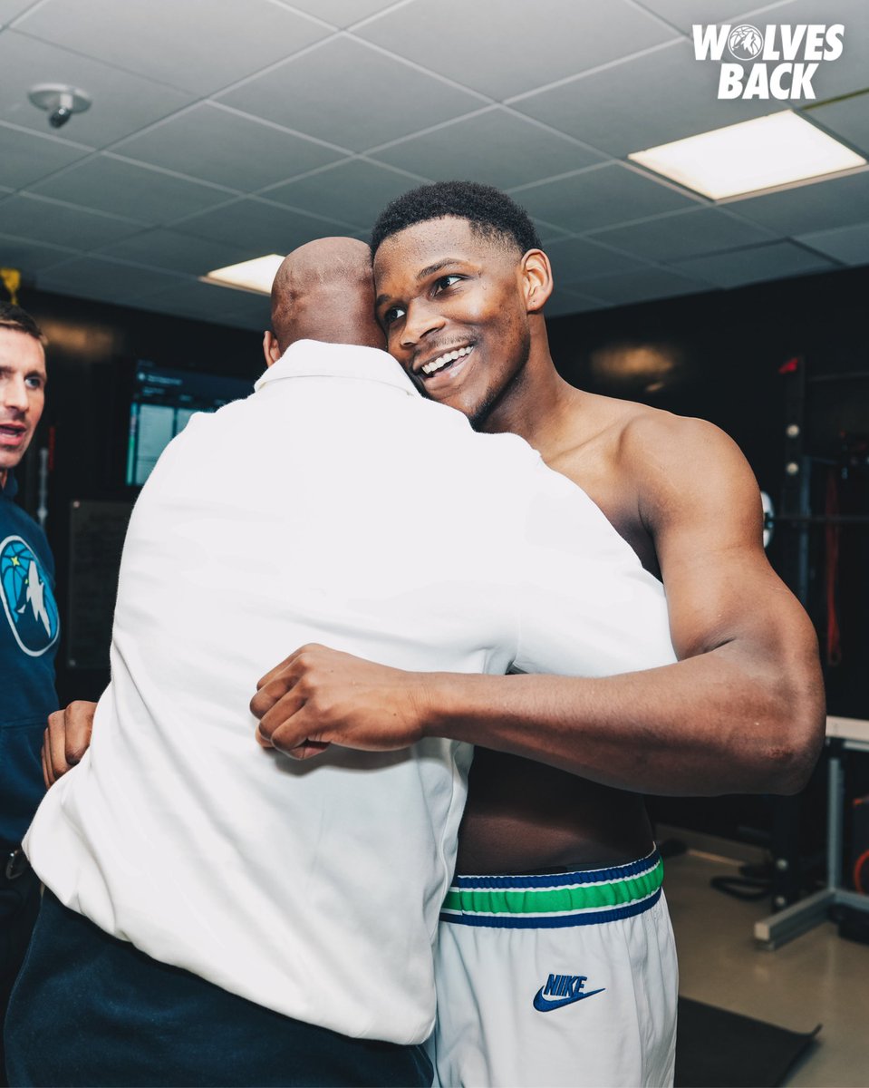 Timberwolves's tweet photo. just a kid and his childhood GOAT. 🥹 https://t.co/ngYDh5bmRj