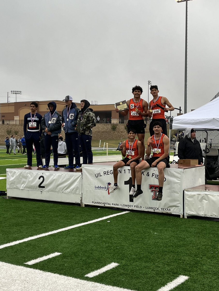 DumasTrack's tweet photo. SPEED DEMONS are 4x4 champions! #statebound
@DumasDemonStats @DISD_Athletics @dumashstx https://t.co/KaghQmNvk5