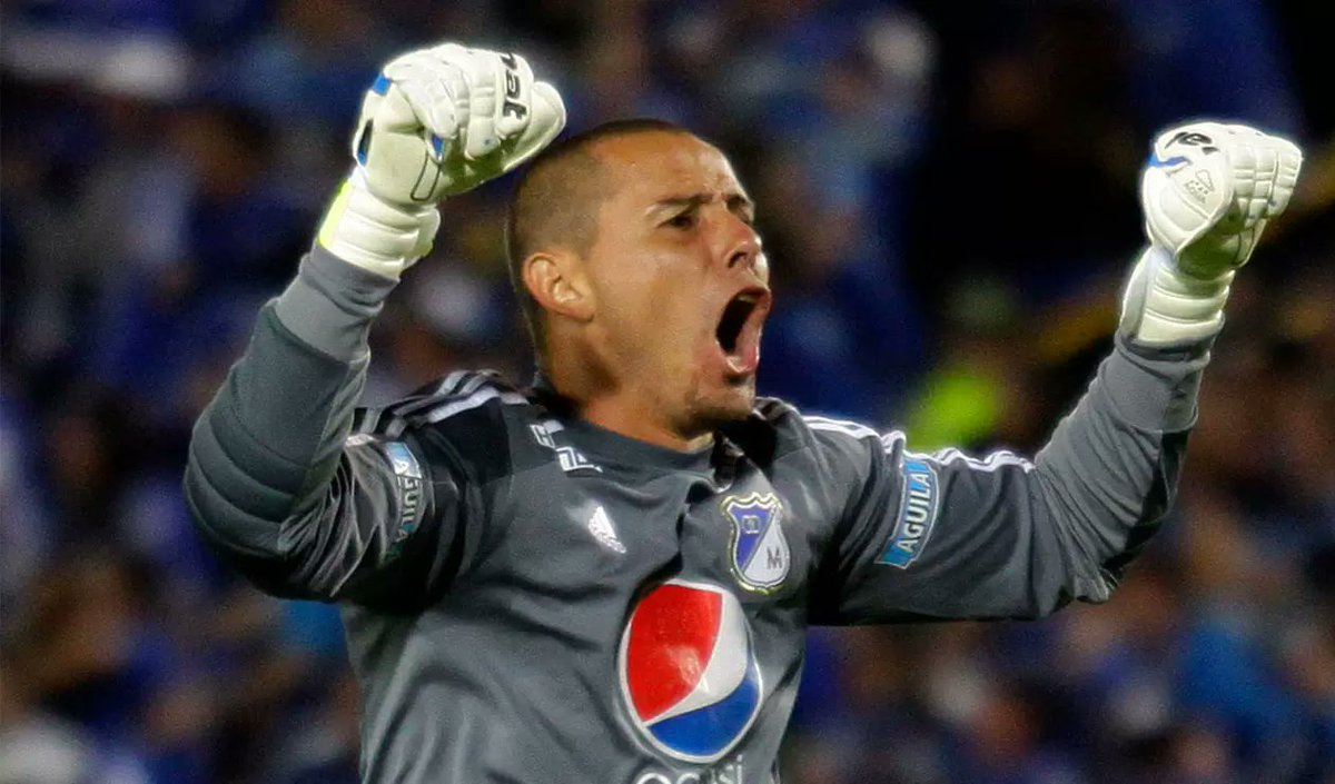 carloscdmont's tweet photo. Gracias profe por seguir regalandole a Millonarios alegrías... Suerte en tu nueva etapa profesional. (buen bronceado lucho) https://t.co/lgdTl1XKX9