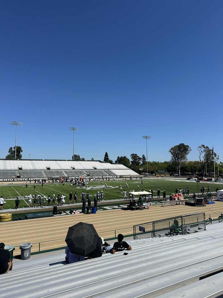 Had a great time today visiting @SacHornetsFB for junior day! Thank you to all the staff and coaches for showing me around. #StingersUp

@BobbyFresques
@CoachAThompson
@chrismparry
@KColmon 
@PDaWill 
@OrestimbaFb