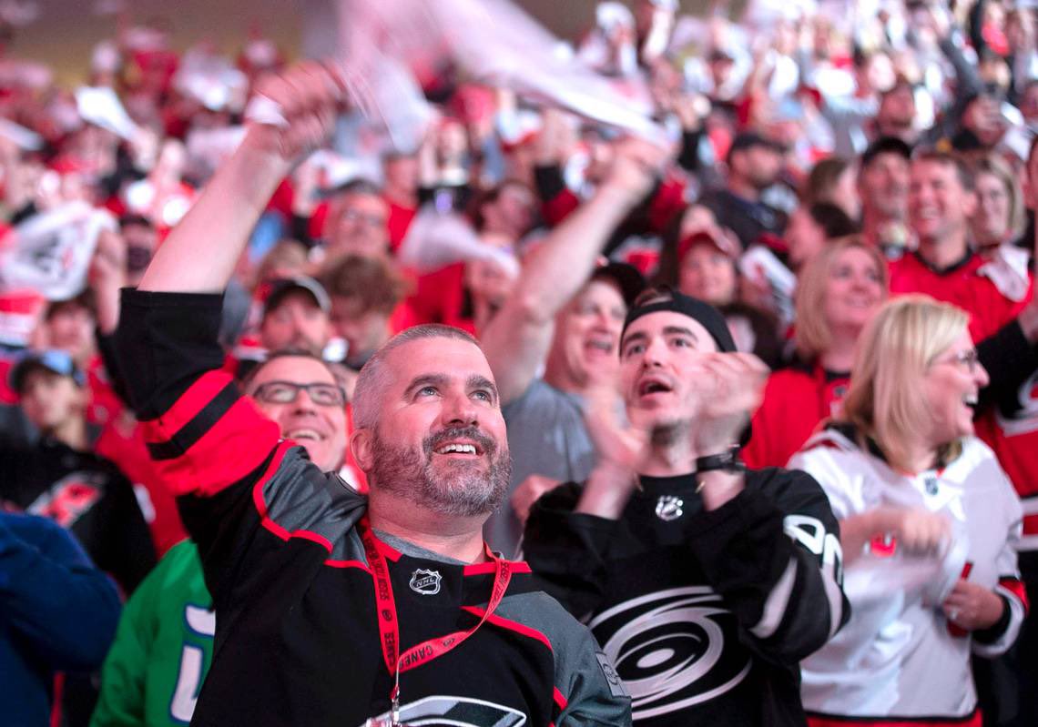 TwoTurtleDuffs's tweet image. Me and the boys after getting lobotomized and forgetting how every rule in the NHL works