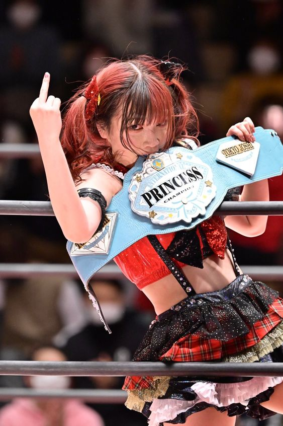 euzinha_vih's tweet image. [🧵] - Thread de referencias fotográficas com poses criativas 

-O intuito da thread é ajudar artistas com diversas referencias