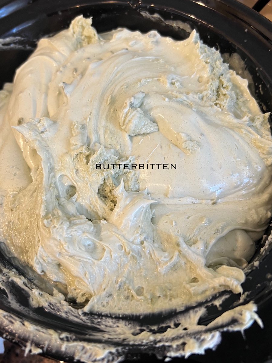 butter_bitten's tweet photo. WHIPPED #Simplexasoap https://t.co/hT50FZX3CH