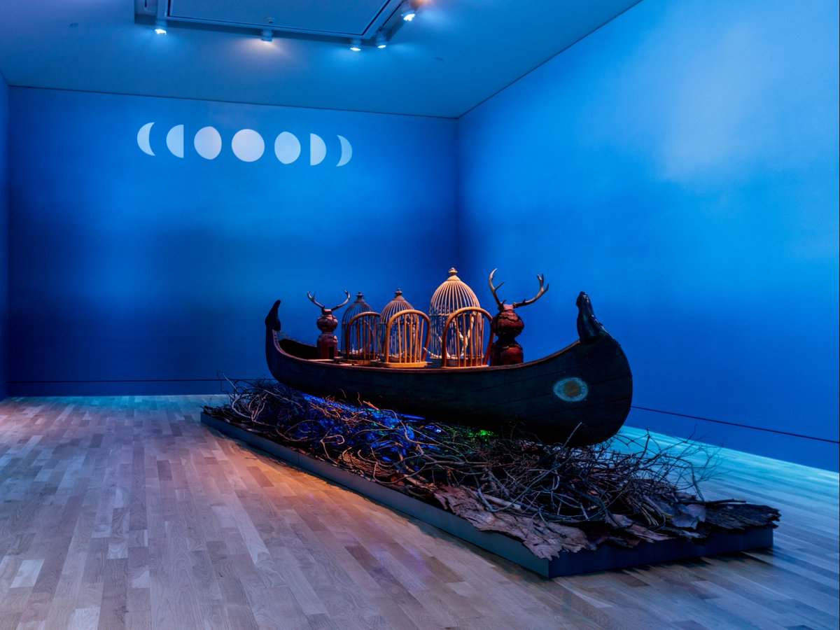 Artist #BetyeSaar has been a pioneer of #assemblageart since the late 1960s, using heirlooms and objects collected throughout her career. A canoe, birdcages, and natural materials are some of the elements that make up “Drifting Toward Twilight” #atTheH: bit.ly/3sjnCqF