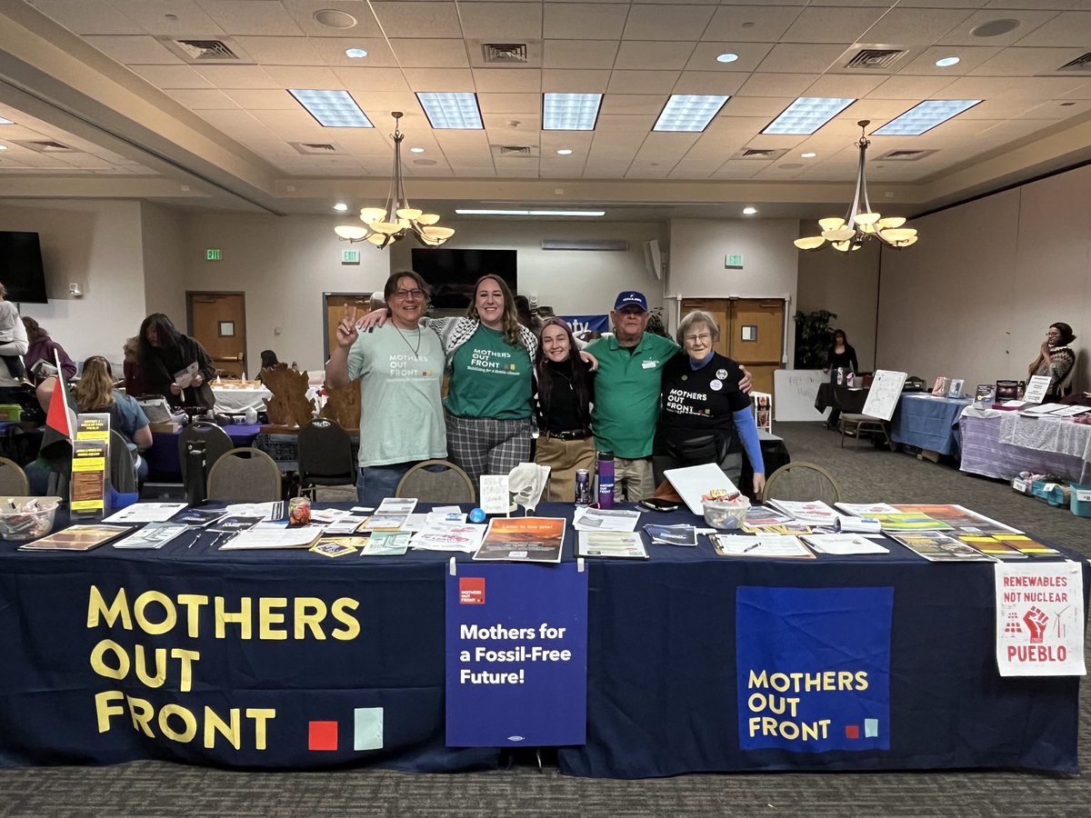MOF_Colorado's tweet photo. Happy Earth Day from the @MothersOutFront - Colorado team! https://t.co/1ZeNLnApM9