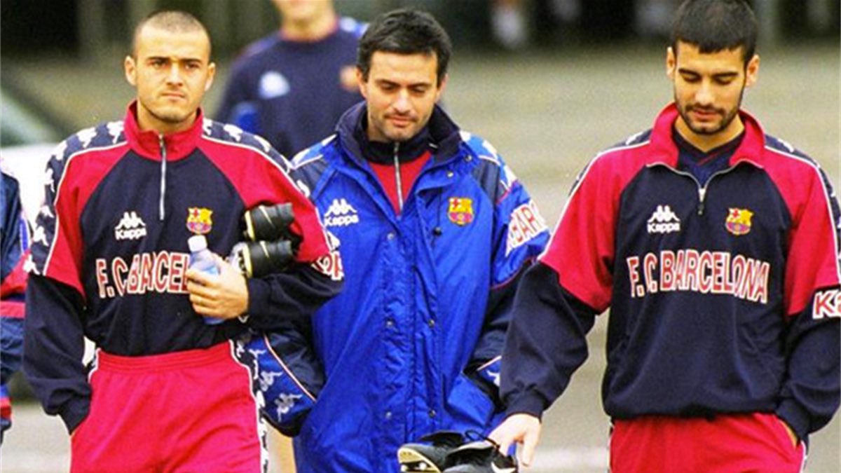 Somhiseremfcb's tweet photo. 🎙 Rivaldo: “Teniendo en cuenta que José Mourinho no tiene club y la situación en el Barcelona, lo considero un excelente candidato para el puesto de entrenador en jefe , aunque a algunos aficionados no les guste escuchar su nombre. Sin duda haría un gran trabajo, conoce el equipo, la Liga, la Champions y tiene mucha experiencia”