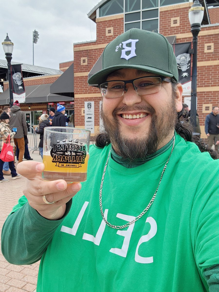 #BeerfestAtTheBallPark in lansing the home of the @LansingLugnuts Rocking my @Oaklandish #Sell Shirt & my @OaklandBallers hat