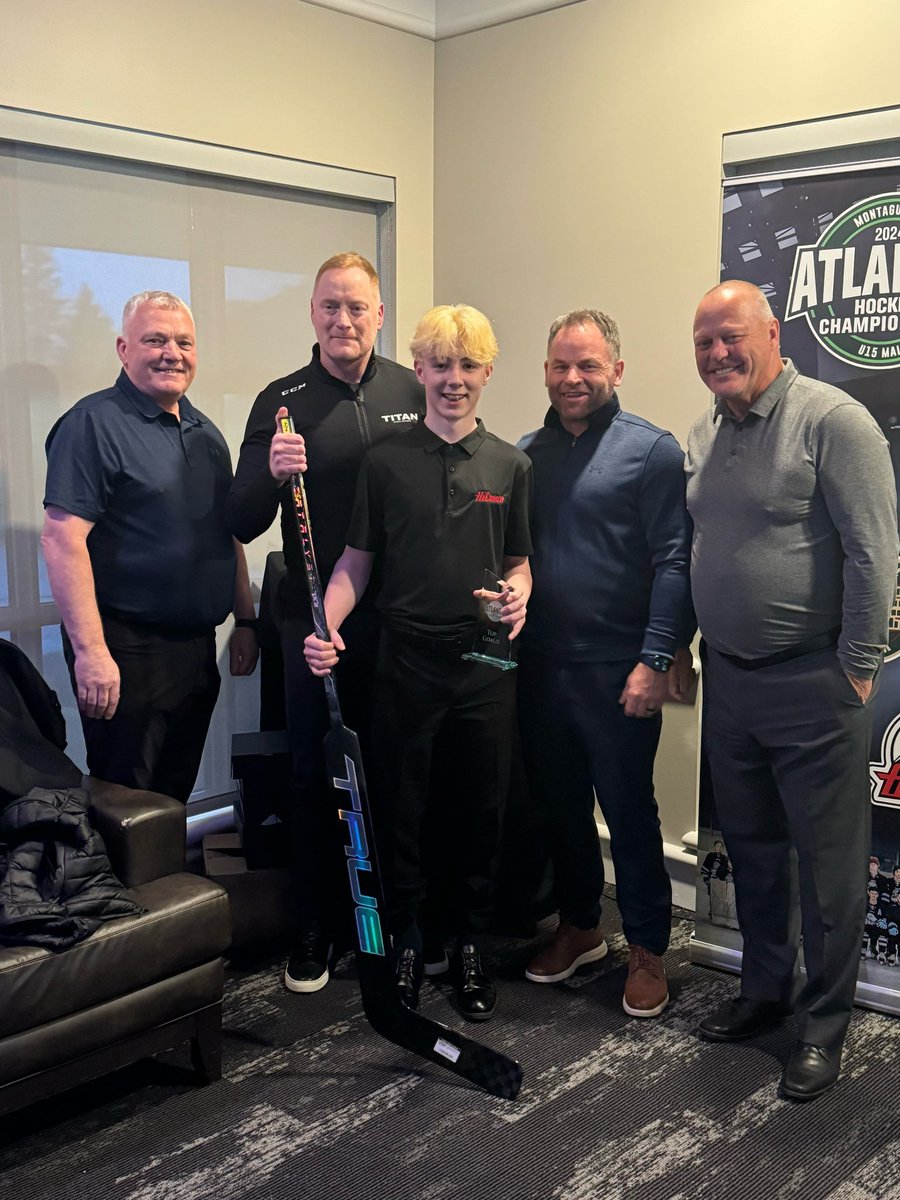 Hitmen Family sticktaps to our #29 Liam Healey on winning top goalie award at the Atlantics!!!  Way to go, Liam!!