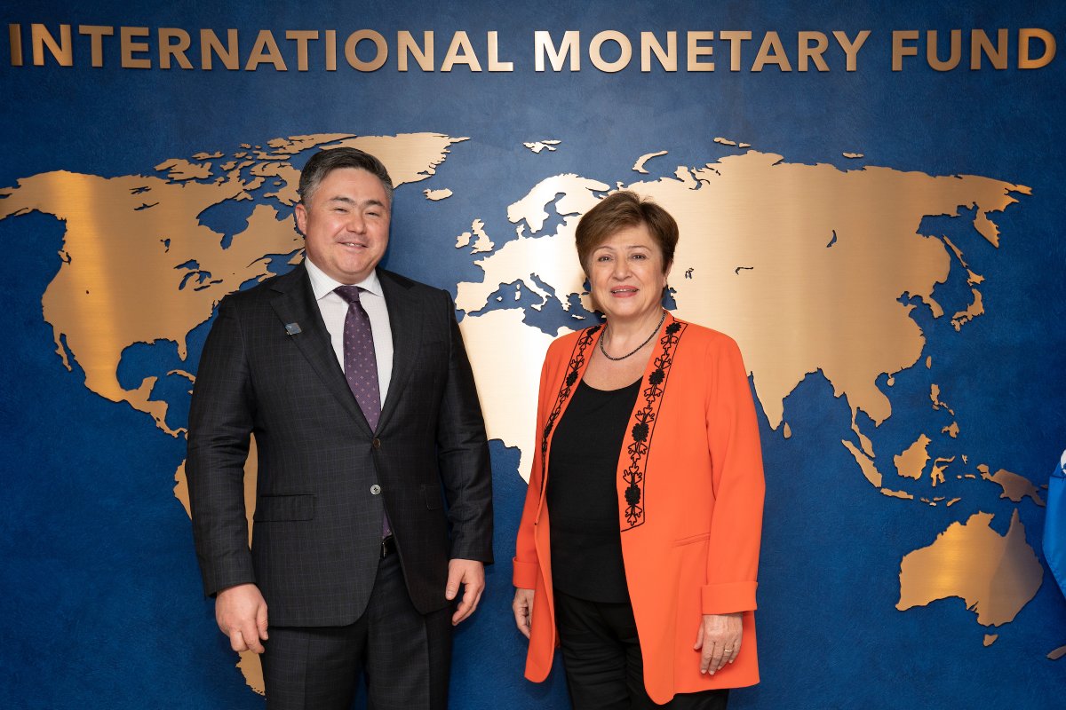 I met with Kazakhstan @nationalbank_kz Governor Timur Suleimenov and expressed my condolences for 🇰🇿 victims of the recent catastrophic flooding. IMF is monitoring the situation closely, providing support through policy advice and capacity development.