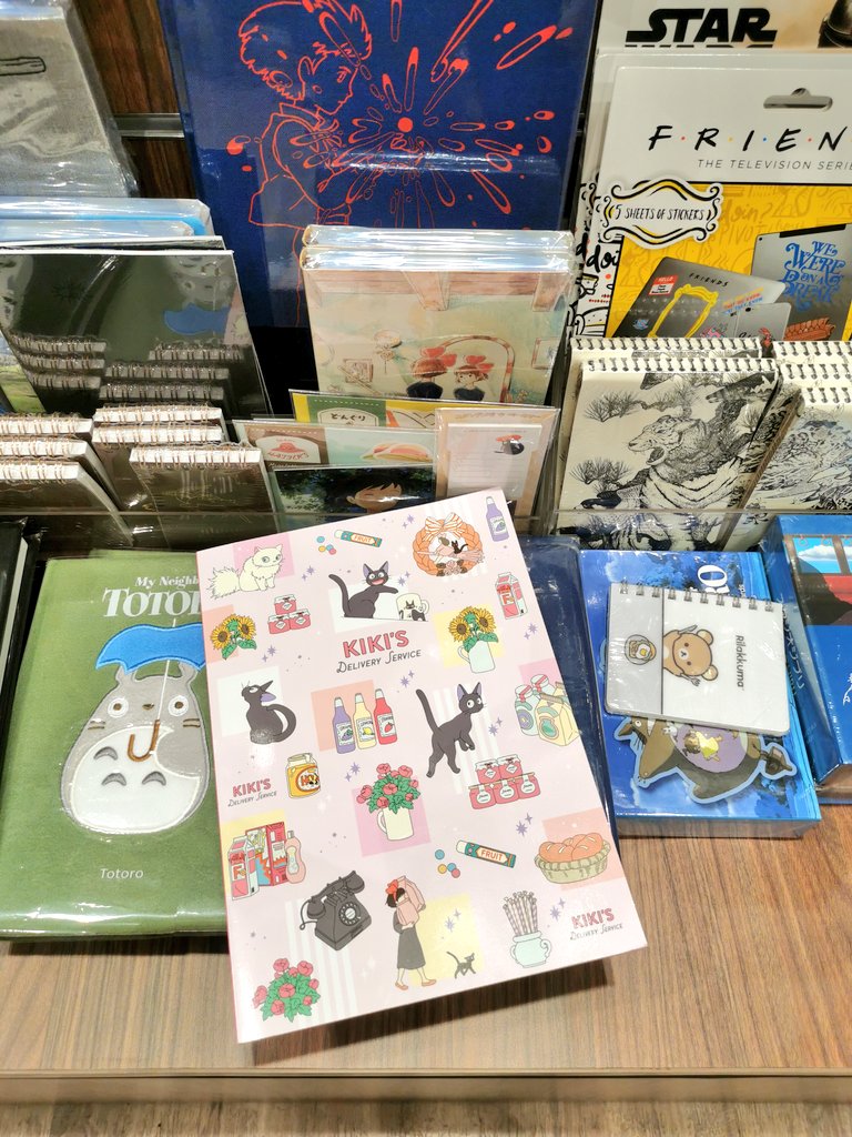 #TwitterMagicWand 🪄 ✨ 🌟 ⭐ 💫 📸 #Fullybooked 📚 🖋 #Kinokuniya #BGC #Mitsukoshi #Ghibli #MyNeighborTotoro #Totoro
Took a 📸 picture exactly how I found them placed
Efffortless 👌🏻👍🏻