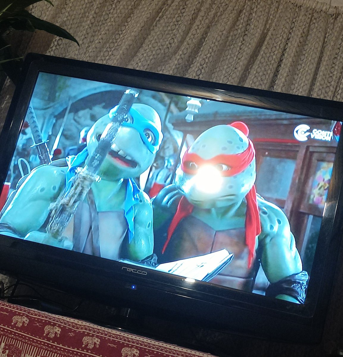Alex_miranda87's tweet photo. Q buena película dan #ContiVision 
#contitucion #talca #turtleMutante 🐢 https://t.co/ceAs5EtowQ