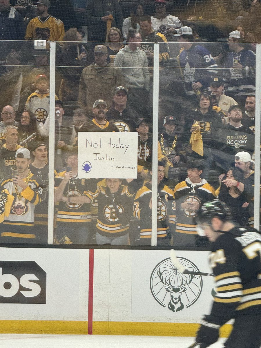 marisaaahhh's tweet photo. YOU FUCKIN KNOWN IT #NHLBruins https://t.co/zOQlC5T4x2
