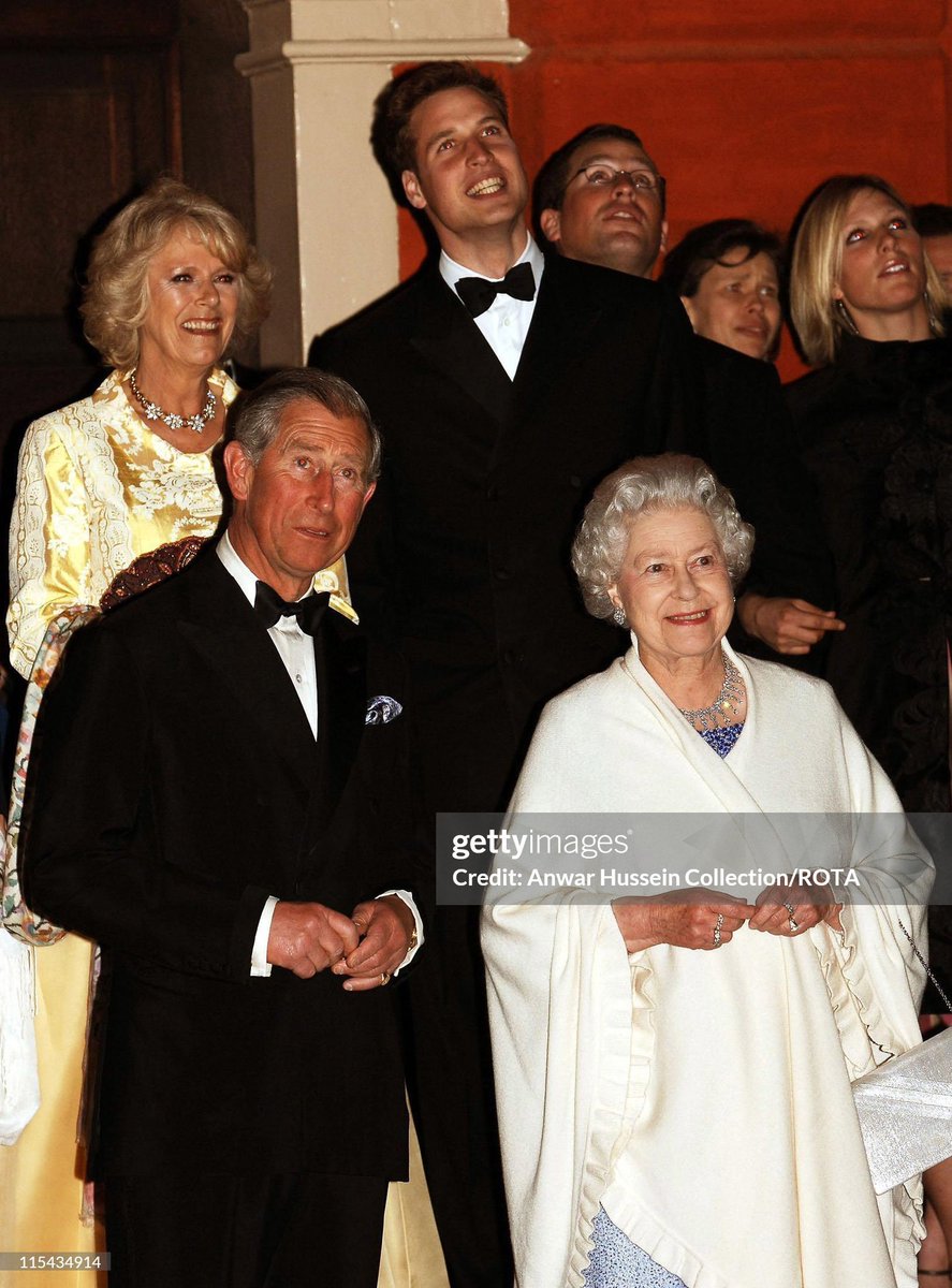 #OTD  🎆  In 2006, the then Prince of Wales and Duchess of Cornwall joined Queen Elizabeth and the rest of the family to watch a firework display at Kew Palace to celebrate Queen Elizabeth's 80th birthday.