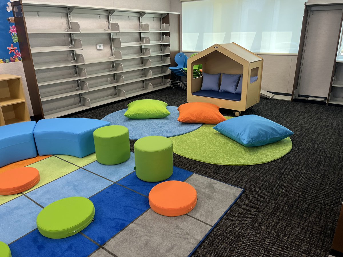Here is a sneak peak of Holly Ave library.😆📚It’s a work in progress and it’s very exciting!!! <a href="/HollyAvePTA/">HollyAvePTA</a> <a href="/toaklandAUSD/">Teresa Oakland</a> <a href="/HollyDolphins/">Holly Avenue Dolphins</a>