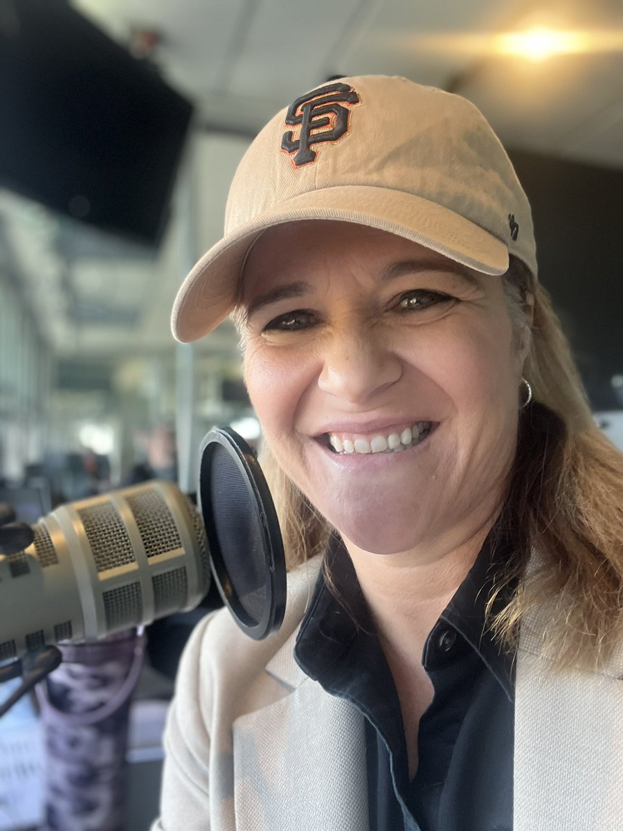 JaimeCoffee's tweet photo. So today I made my MLB debut in front of more than 31,000 SF Giants fans at Oracle Park. What an honor to be invited to be a part of the game day experience this weekend. Let’s do it again tomorrow San Francisco! #loveatfirstpitch #paannouncer https://t.co/geNF9aZlX5