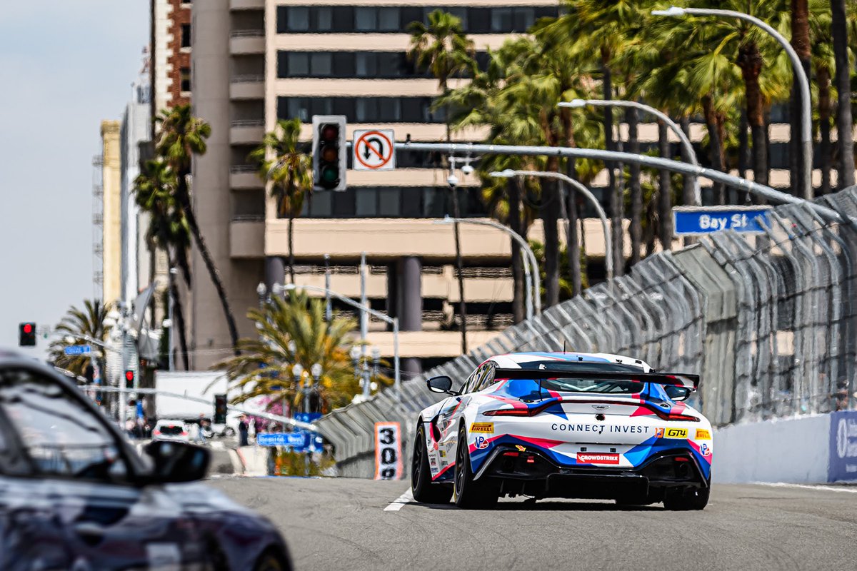 Cars are rolling for @gt_america_ race one at @gt_america_! Here are the starting positions in class:
-  GT3 - 
P9 @JasonBellGTS2 

- GT4 -
P6 Sabo
P8 Parriott

📺: bit.ly/3Jq3MPk