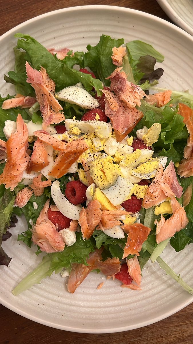 moon_man_23's tweet photo. 🥗 🍣 🥚 🥬 https://t.co/zRsPG1YGqV