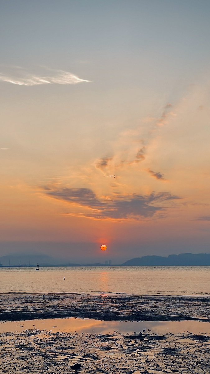 ChrisEndrina's tweet photo. A blessed Sunday everyone! 🙏🏻😇🫶🏻

#chrisendrina #photography #sunrise https://t.co/loY5eDq5yS https://t.co/9eq9fQ4IMT