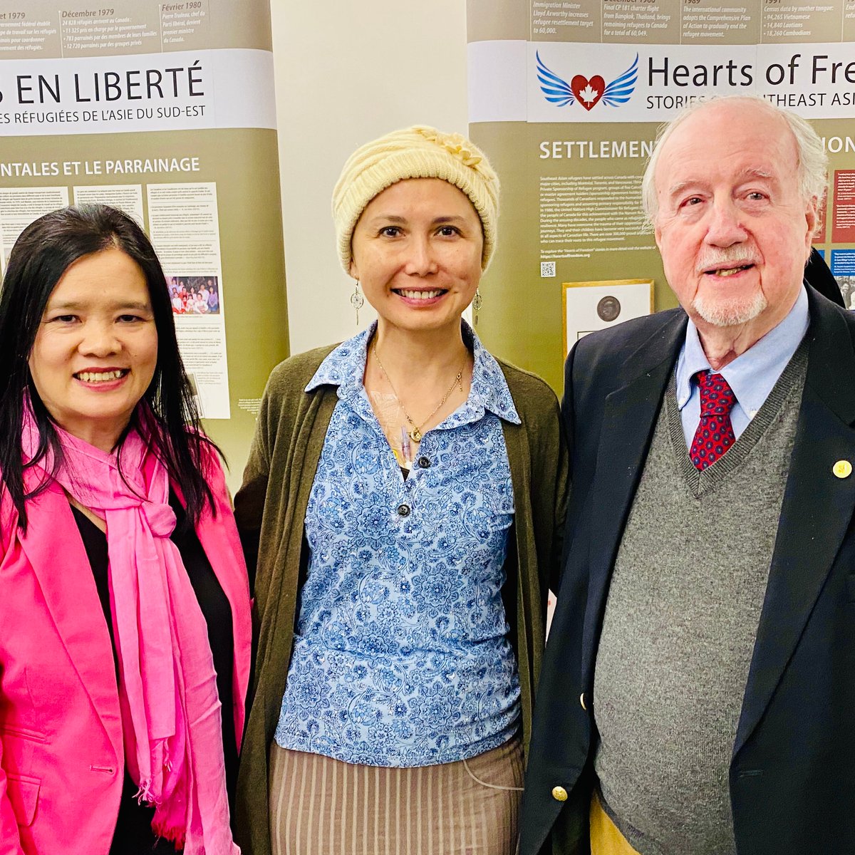 Delighted to reunite at #HeartsofFreedom exhibit #YEG w/ #MichaelMolloy, an amazing man instrumental in starting the #privatesponsorship program in Canada, that saved over 60,000 Southeast Asian refugees and gave us #PassagetoFreedom. Also lovely meeting curator #StephanieStobbe.